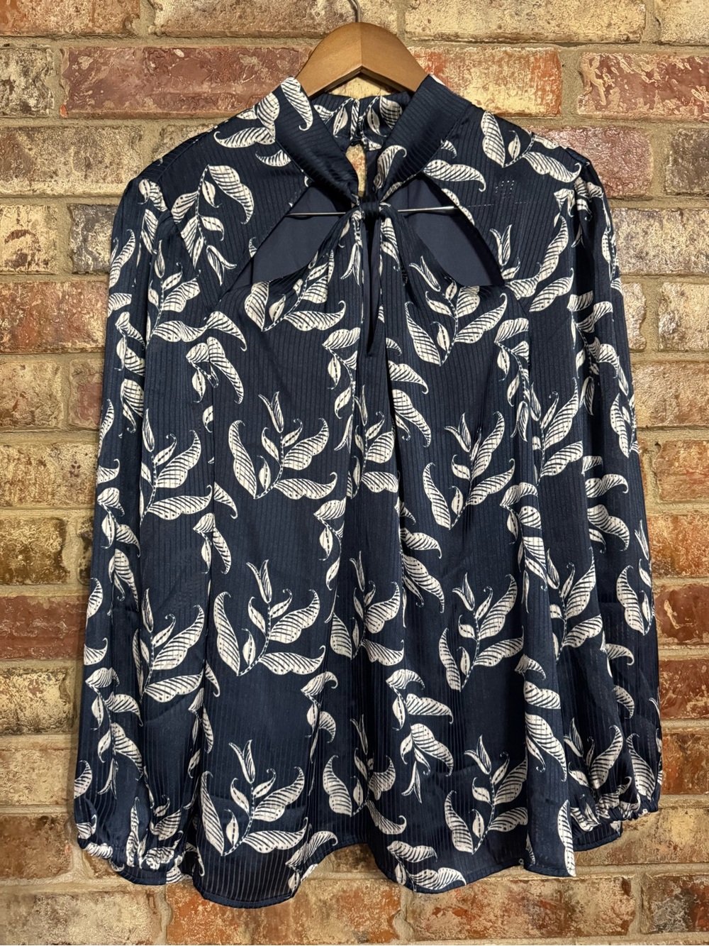 Lane Bryant twist mock neck  Navy Leaf-Print  Blouse